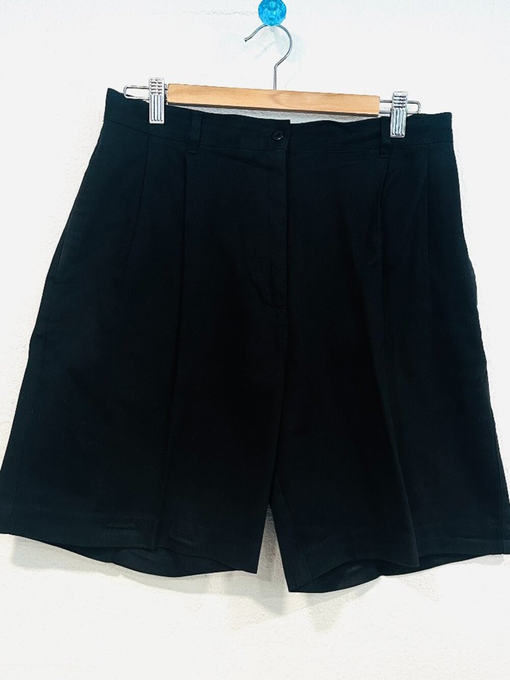 Ashworth Golf Casual Shorts Black Pleated Hi-Rise 7.5 Inch Inseam Womens Size 12